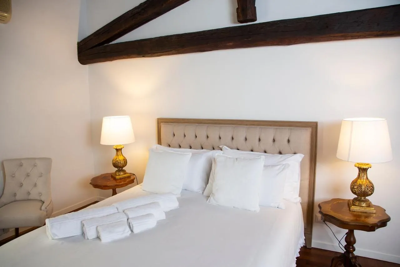 Bed and Breakfast Dimora Sinibaldi Palermo 2*,
