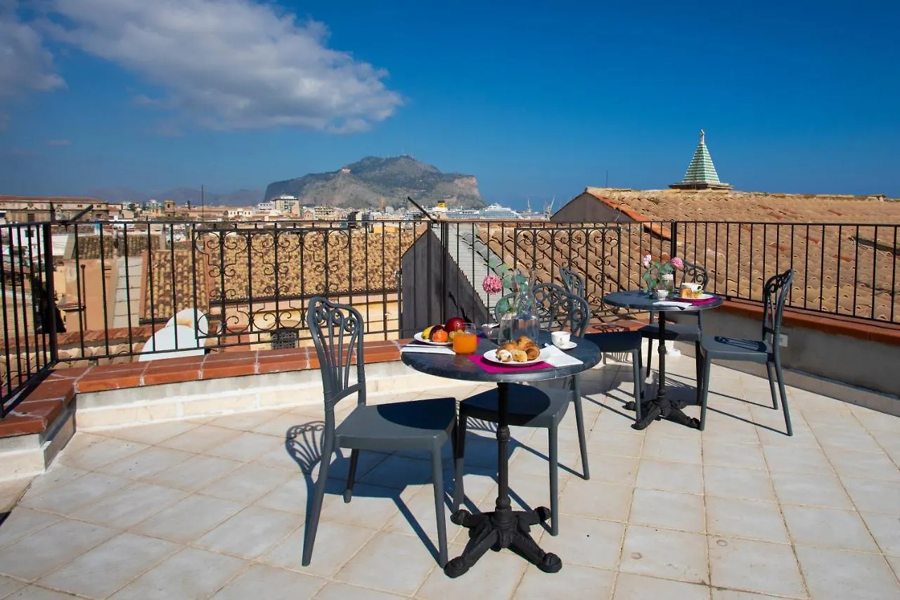 Bed and Breakfast Dimora Sinibaldi Palermo 2*,  Italia